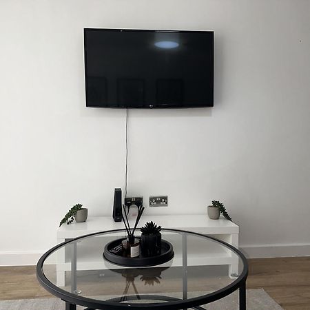 شقة Luxury - Smart Tv - Fast Wifi - Near Utilitia Arena & Icc برمنغهام المظهر الخارجي الصورة